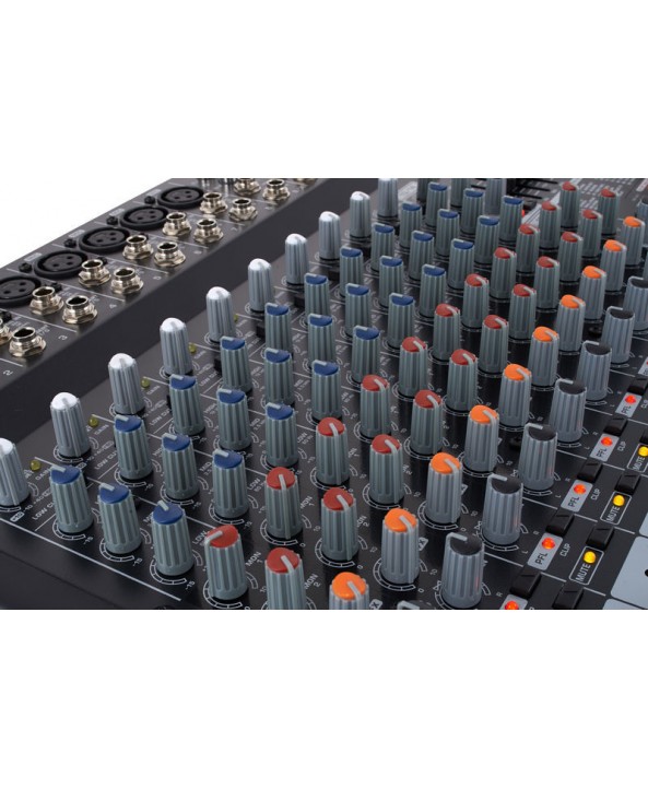 Behringer PMP4000 mixer cu amplificator